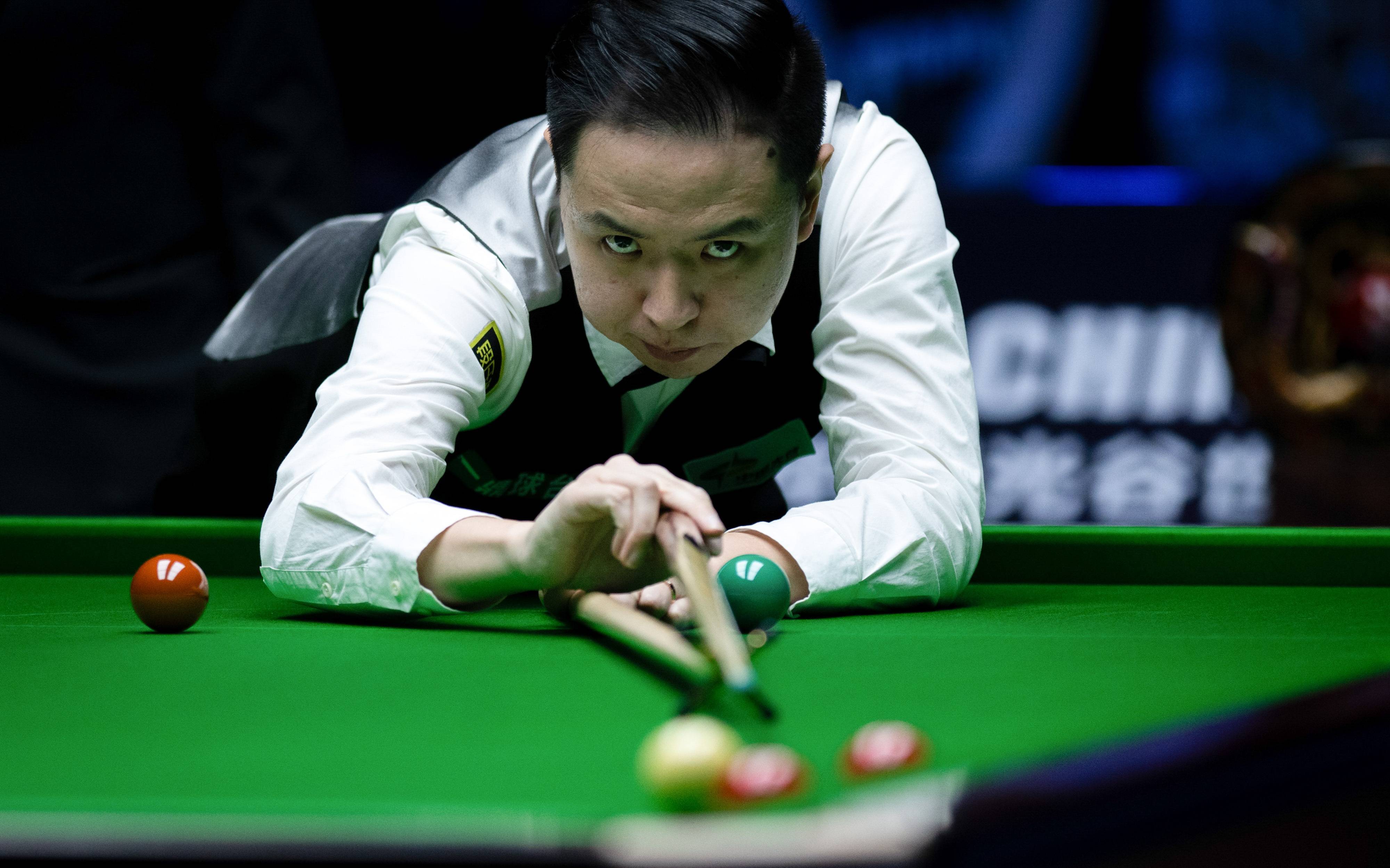 更彰显了紫 更彰显了紫